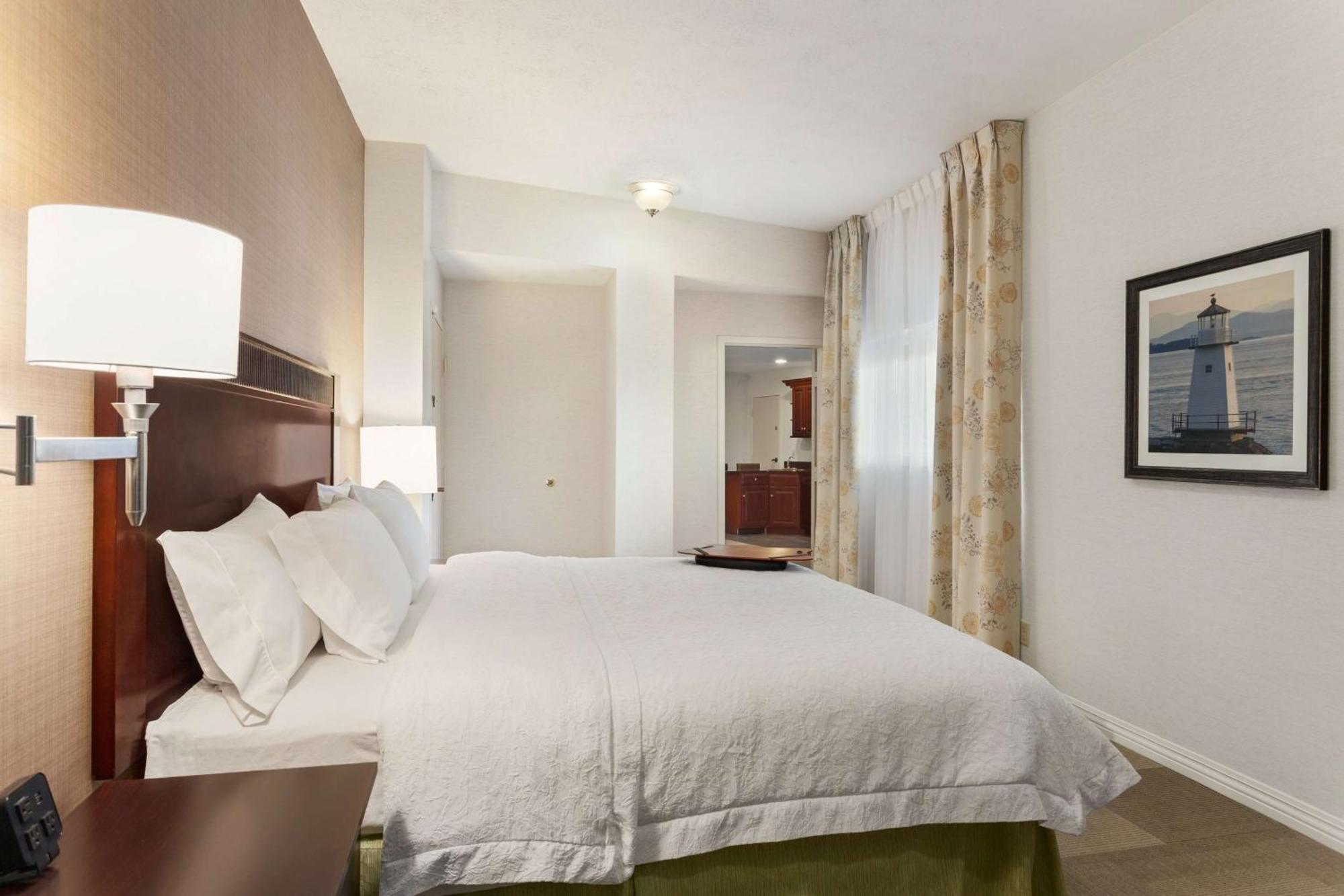Hampton Inn Burlington - Colchester Exterior foto