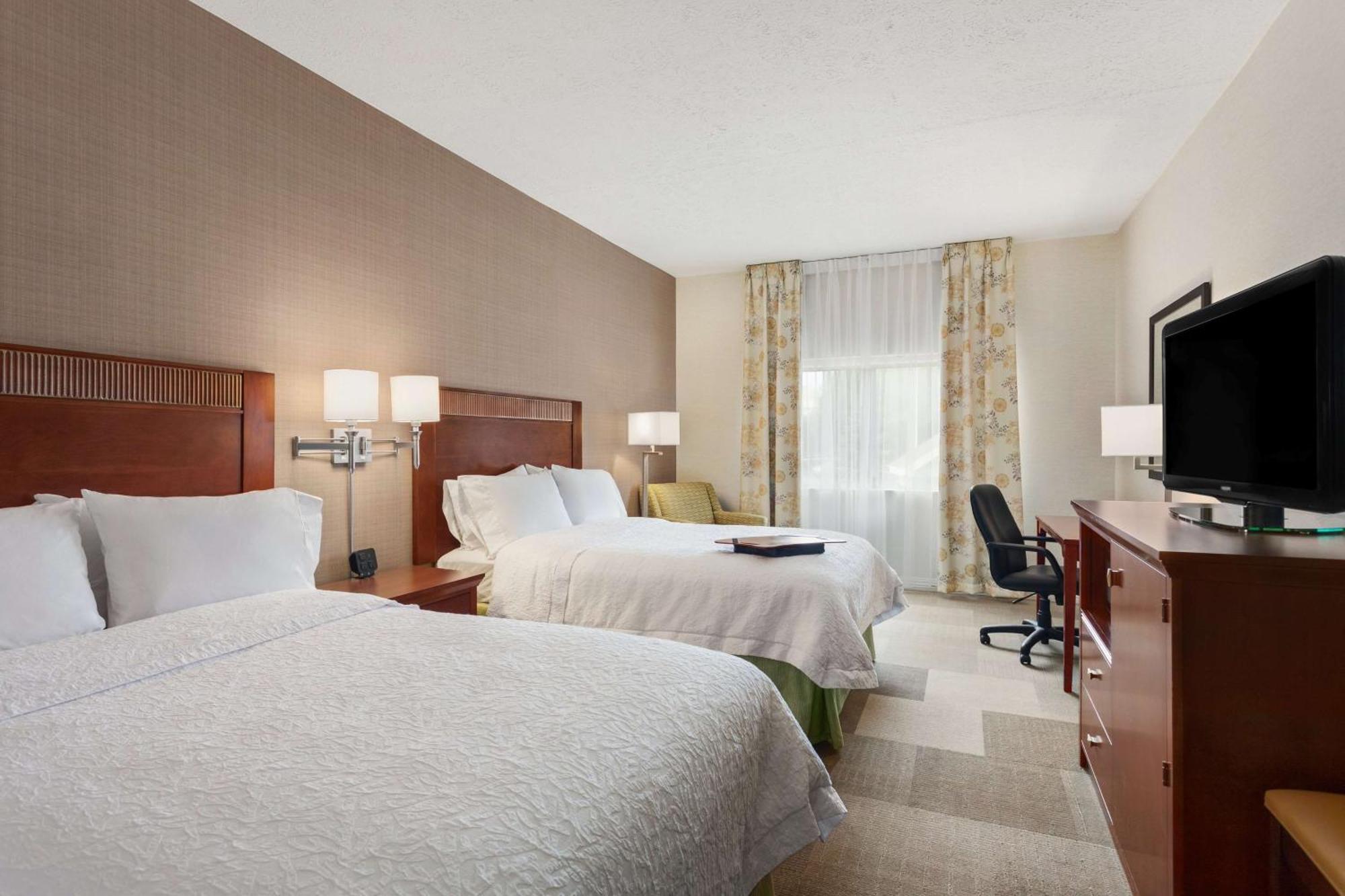 Hampton Inn Burlington - Colchester Exterior foto